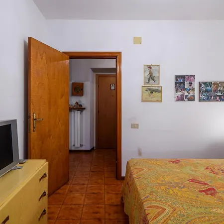 Stunning In Genga With Kitchen Appartement *
